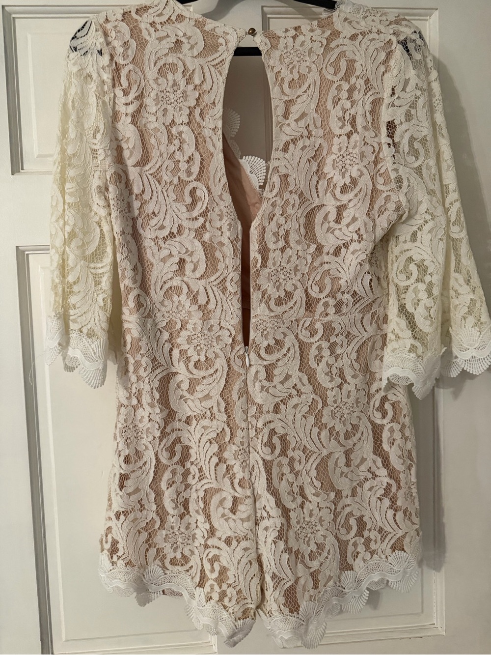 Elegant White Lace Women's Top - Classic Floral Lace